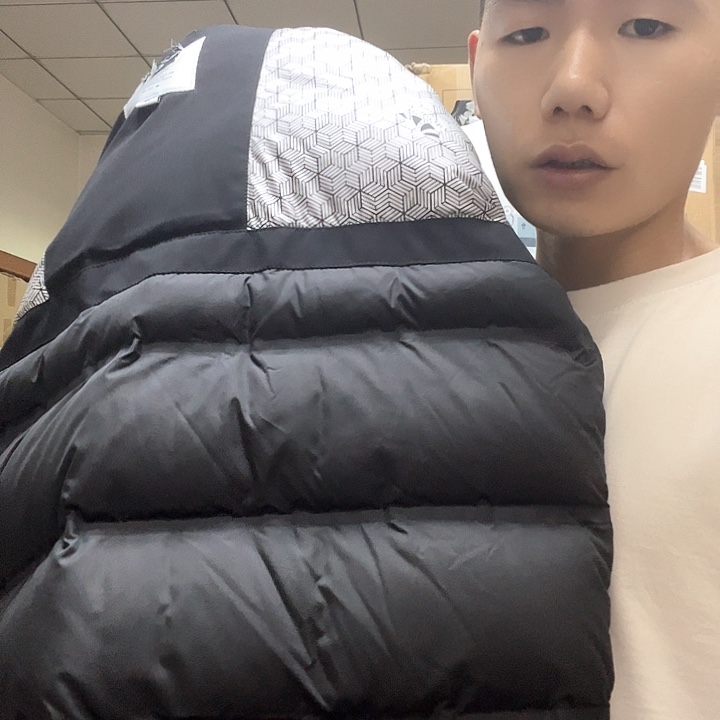 黑色男士短款鹅165