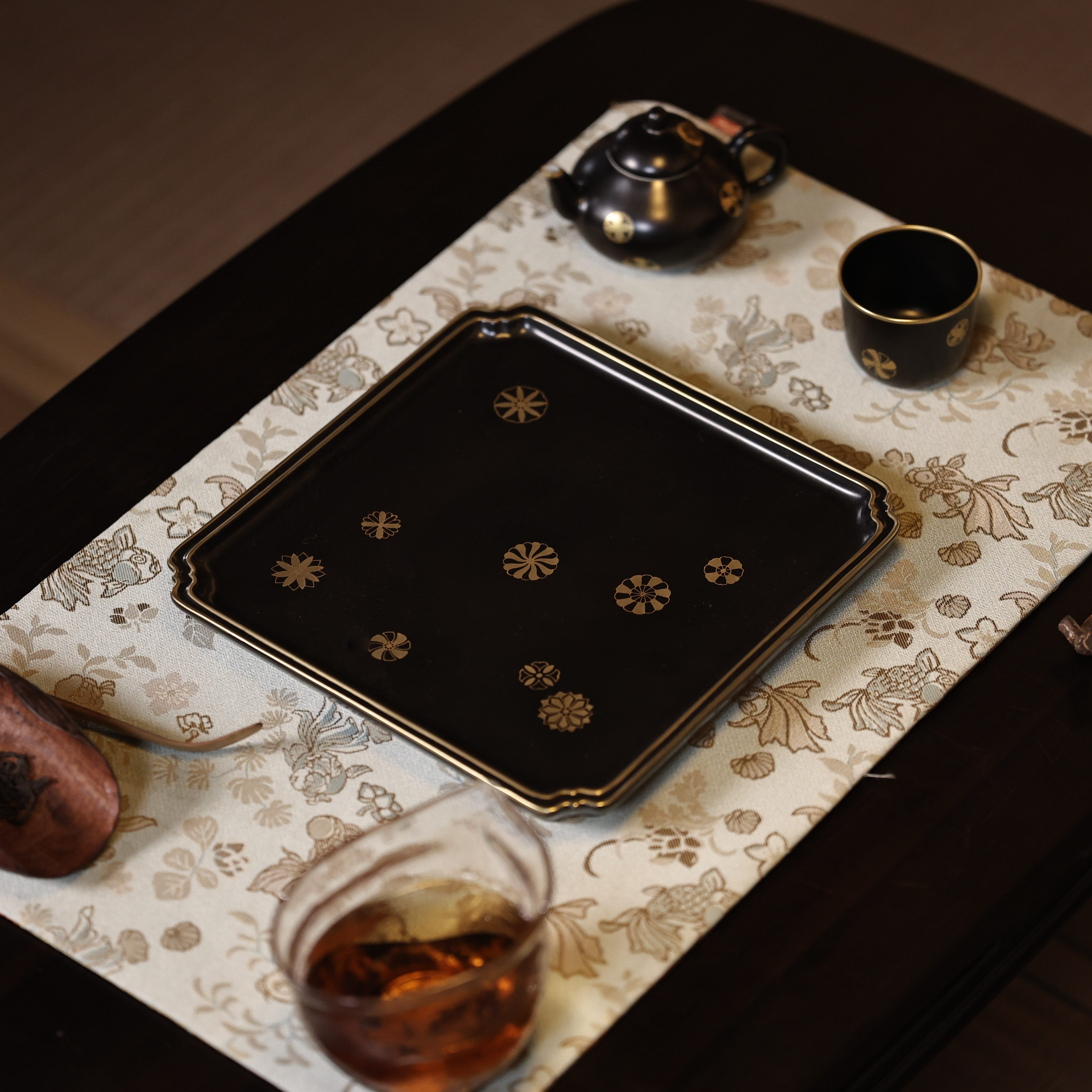 【悦生活】玄黑-华隐堂-皮球花大四方壶承-19.5cm（华隐S1346）