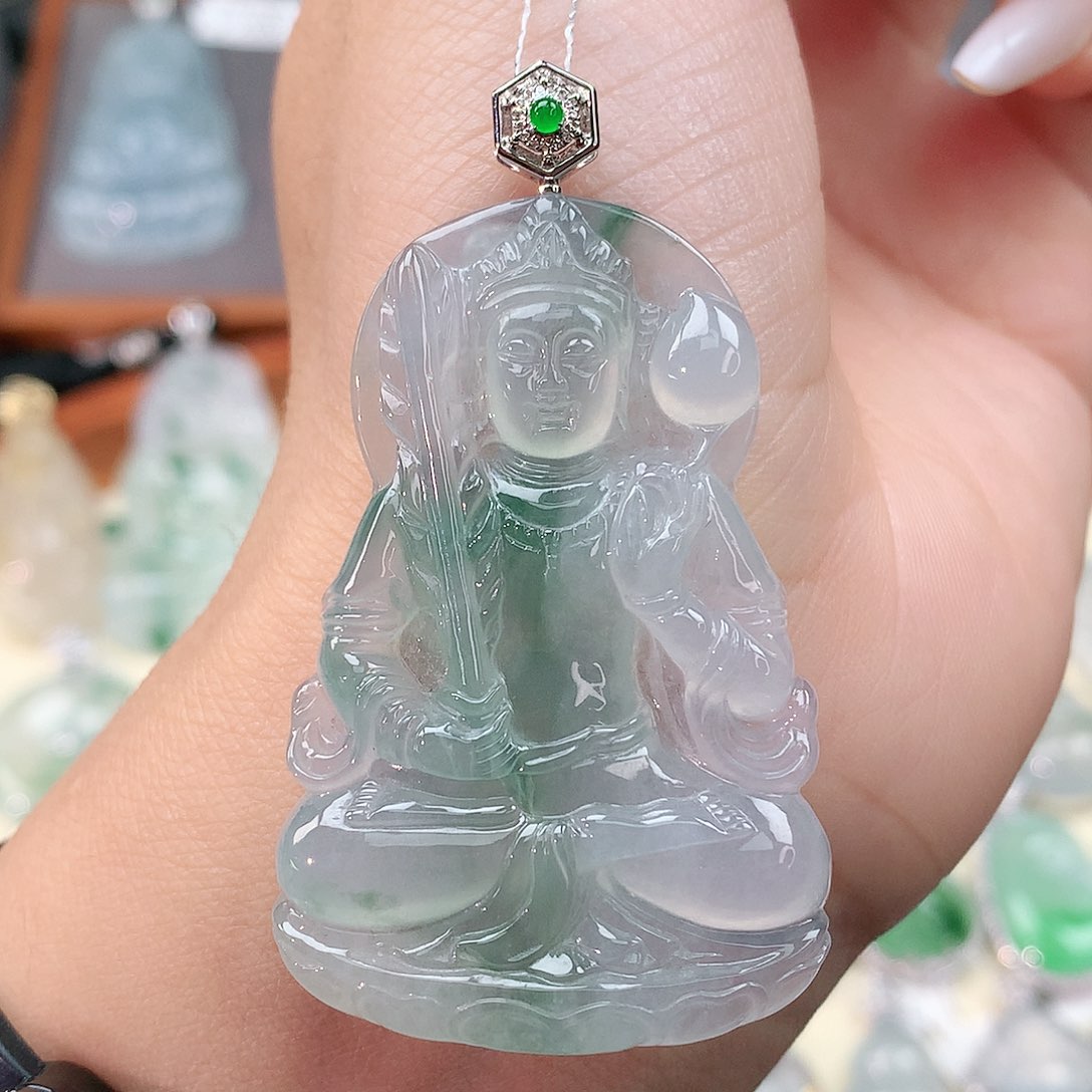 颈饰18K金镶嵌翡翠虚空藏