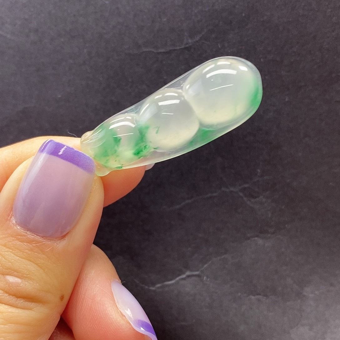 石英质玉颈饰未镶嵌