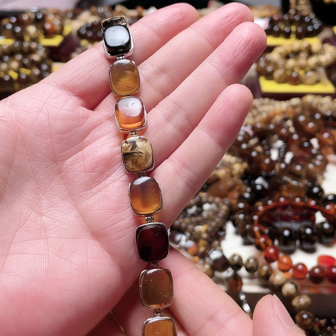 琥珀裸石未镶嵌大