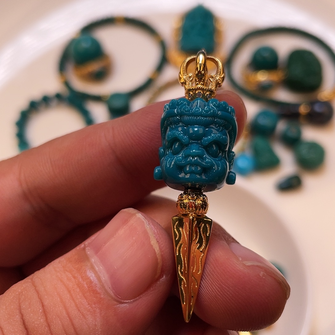 绿松石未镶嵌原矿绿松石