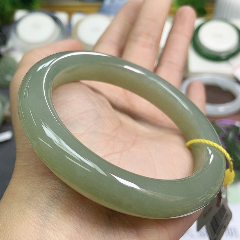 【闪购商品】和田玉手镯未镶嵌