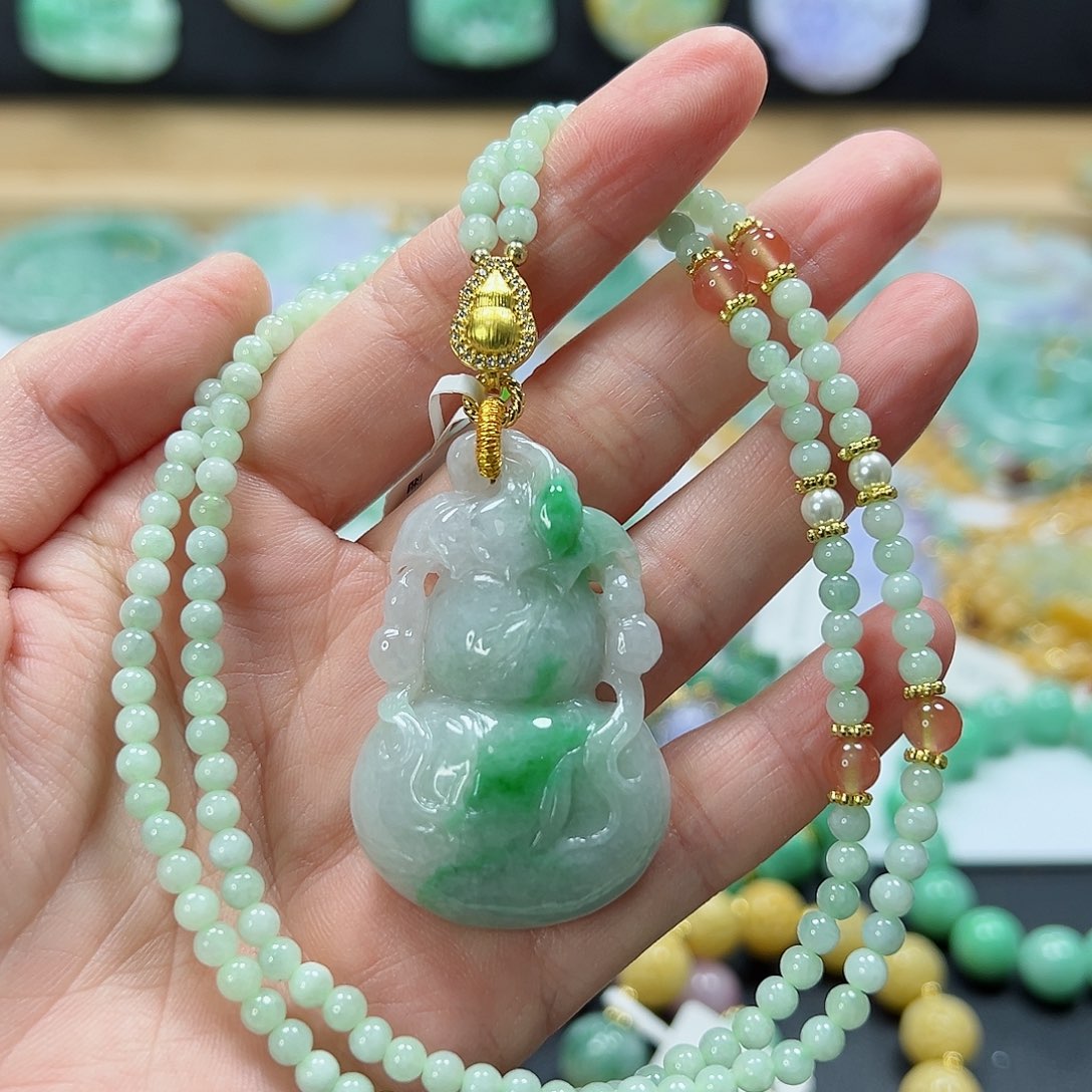 颈饰未镶嵌翡翠吊坠