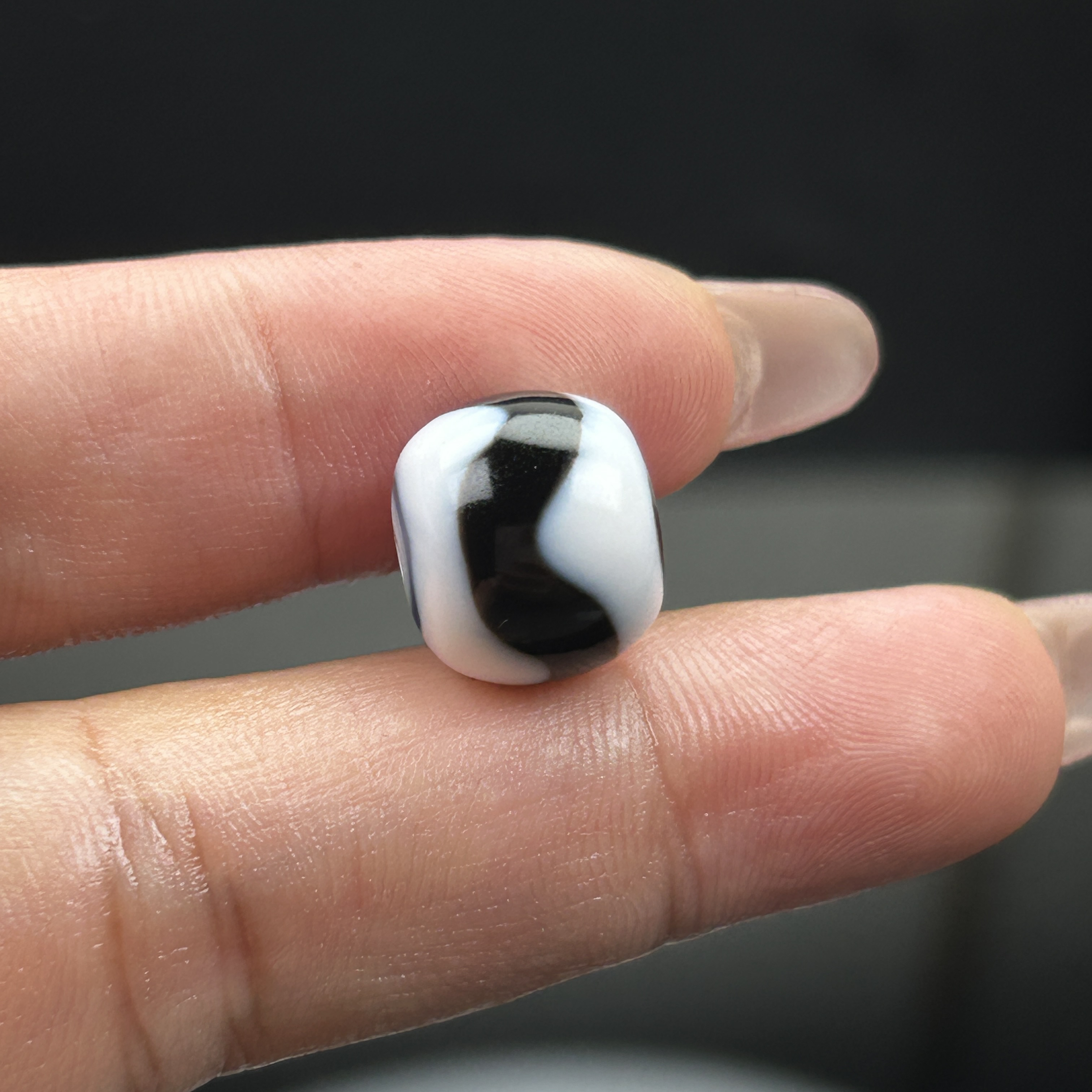 极致黑白虎牙老型桶珠尺寸12mm14mm配顶珠腰珠配珠