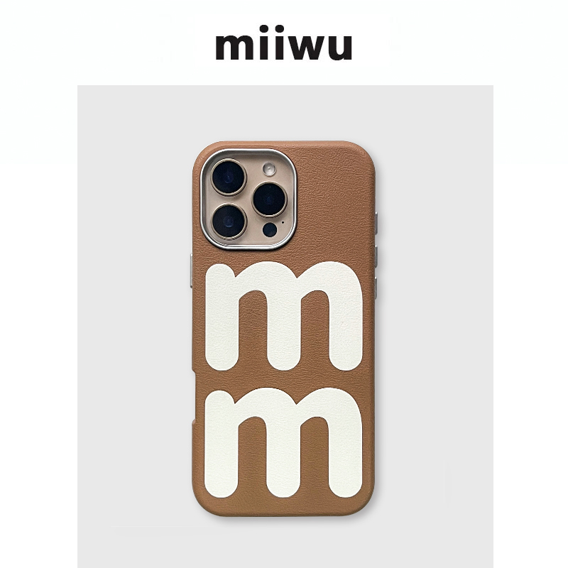 简约洋气盐系奶油色m字母，iPhone16promax适用于15/14磨砂手机壳