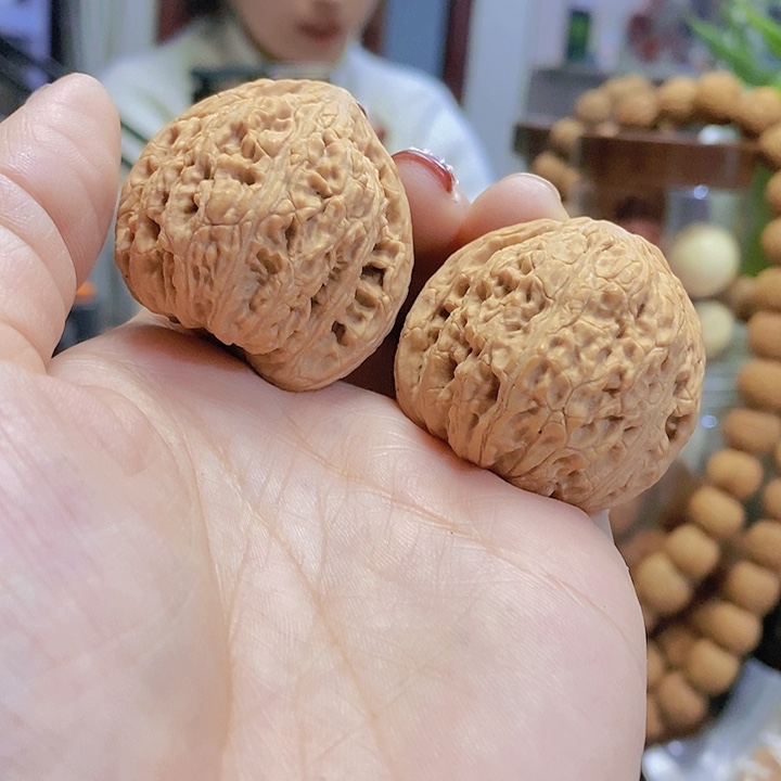 【闪购商品】文玩核桃把件38.5平谷绣球
