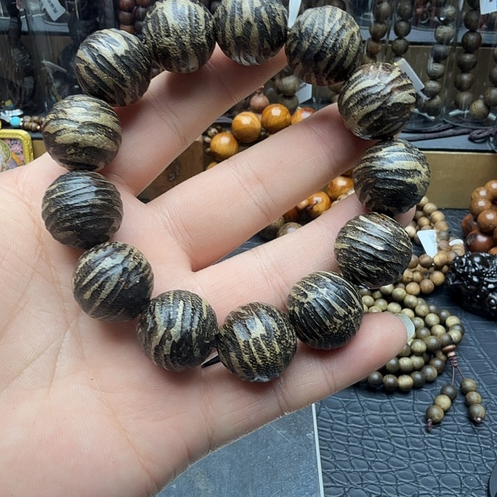 沉香沉香碎屑海南霸王岭虫漏