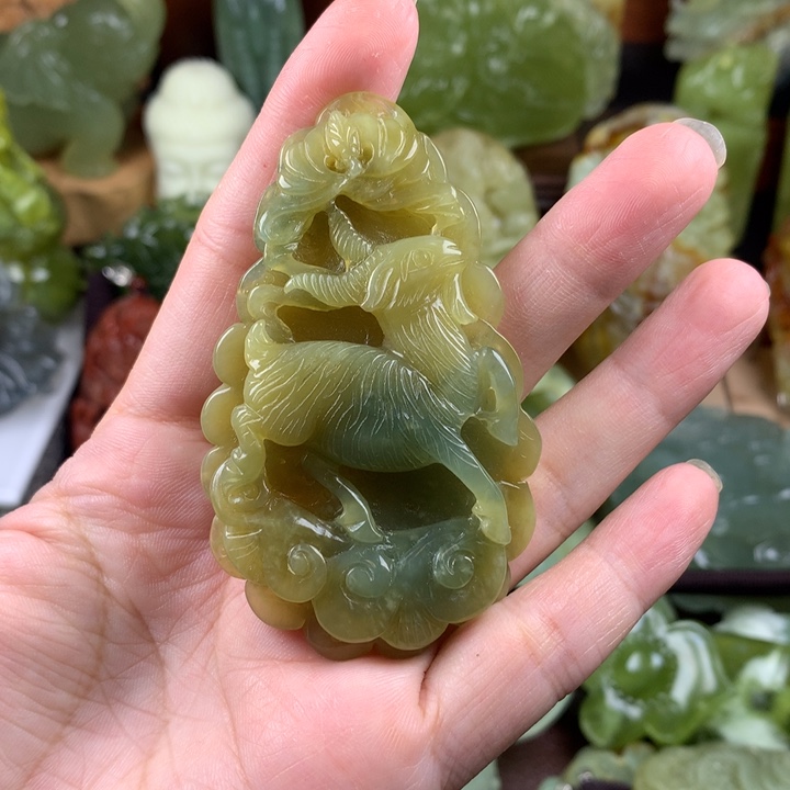 未镶嵌岫玉手把件