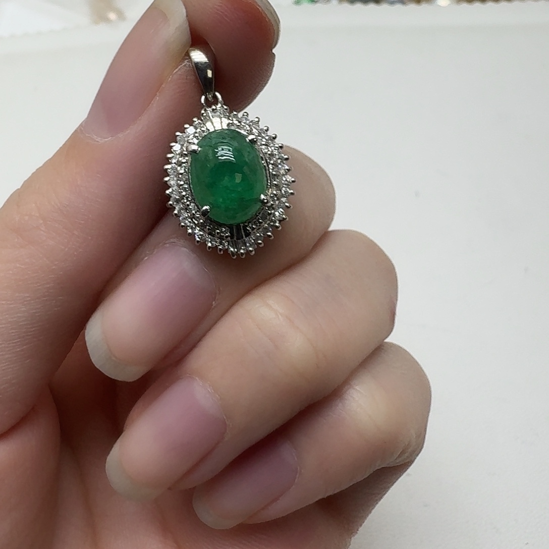 颈饰未镶嵌祖母绿