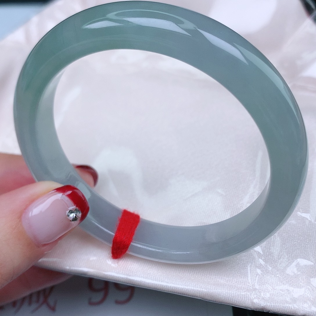 翡翠手镯未镶嵌天然