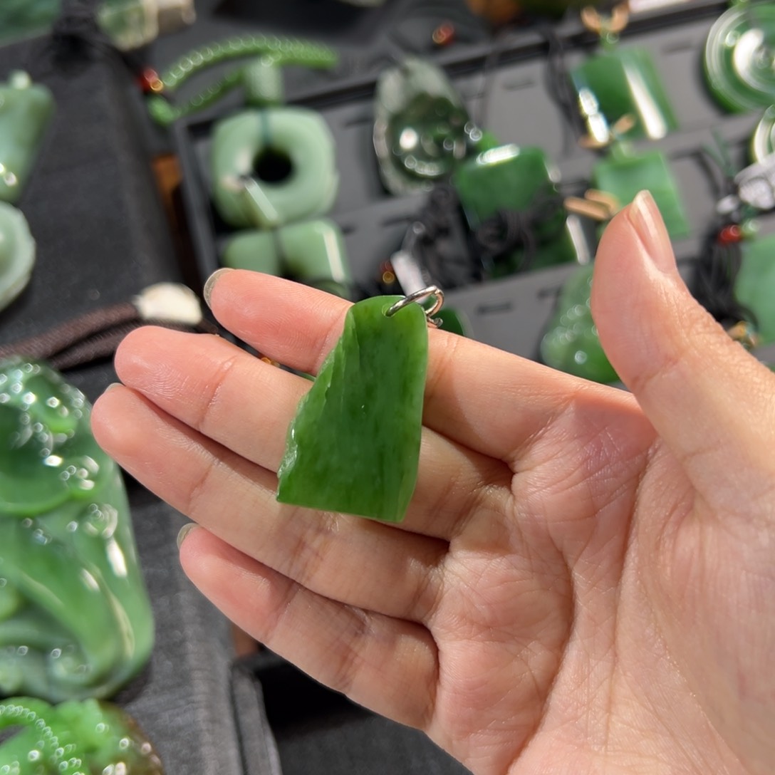 未镶嵌和田玉（碧玉）车挂