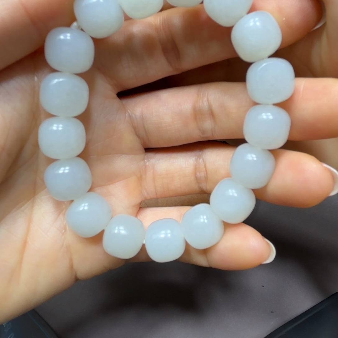 和田玉颈饰未镶嵌手****制