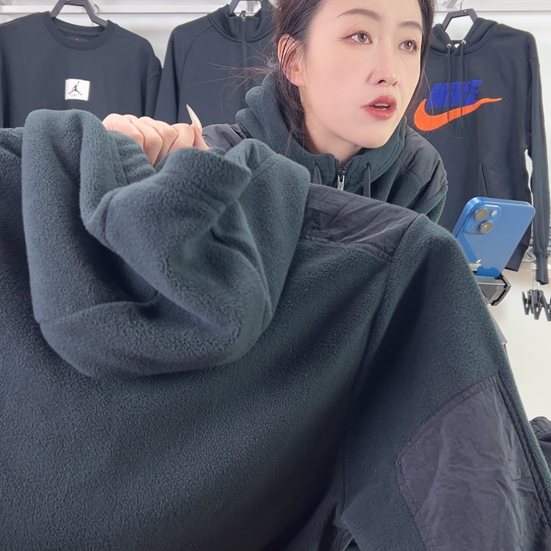 4883外套黑色m码不退换110-130