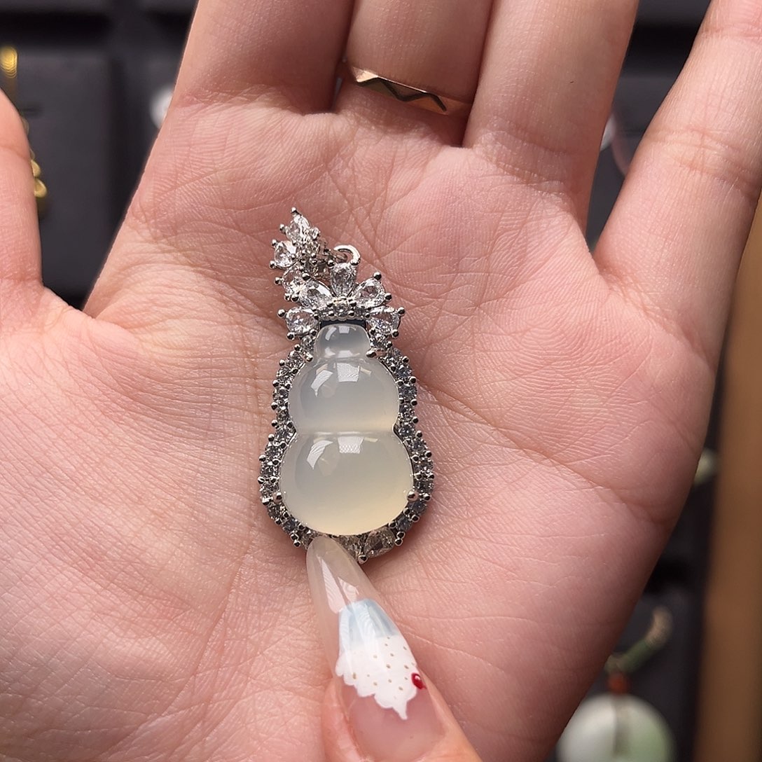 玛瑙/玉髓颈饰合金