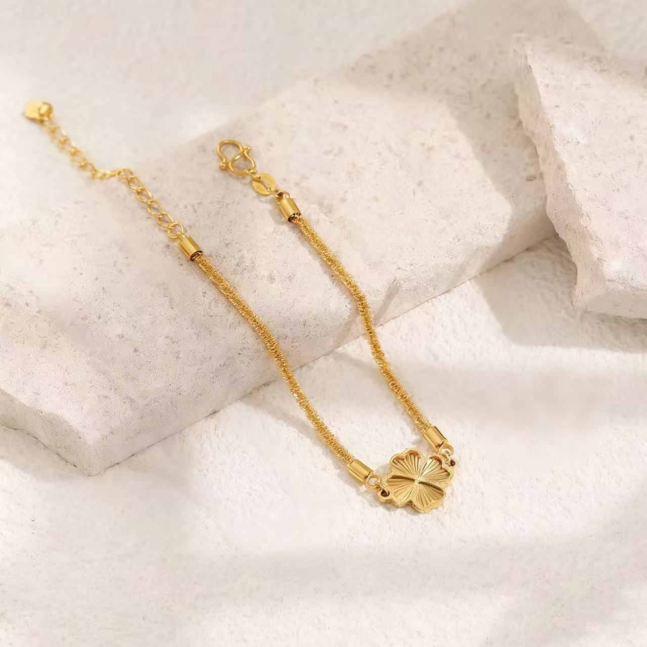 钛钢手链 波光粼粼镭射四叶花手链百搭简约