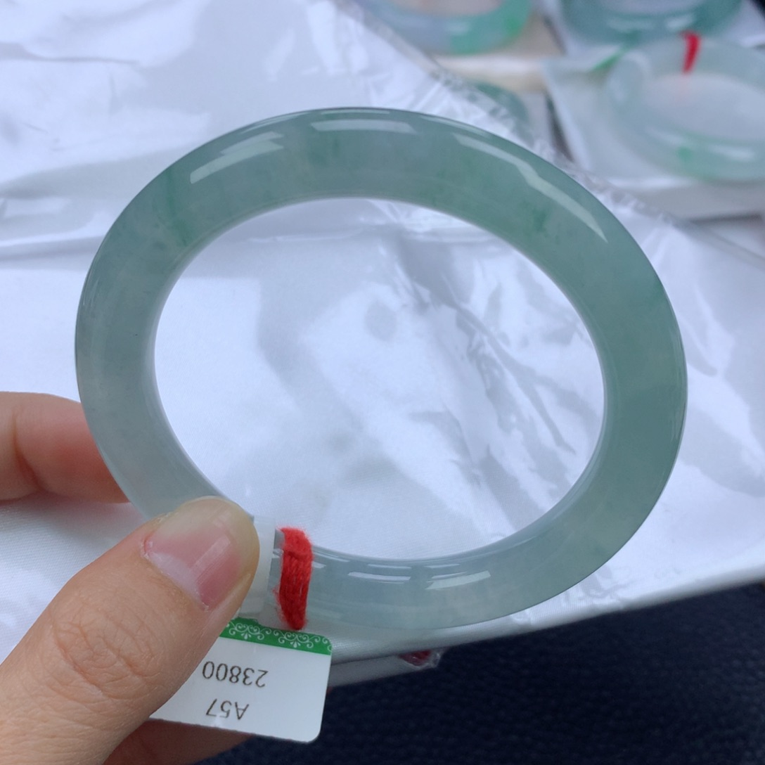 翡翠手镯未镶嵌57圆