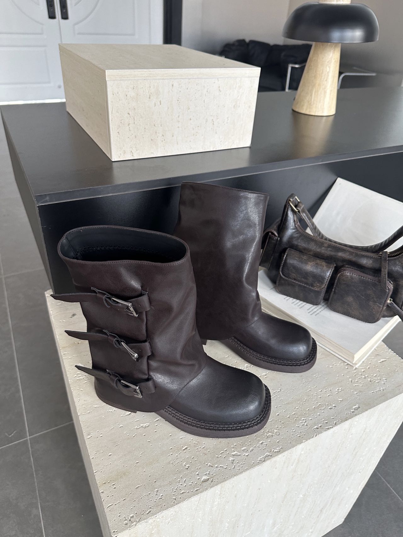 套筒马丁靴休闲女靴圆头耐磨粗跟靴子中筒修面皮女百搭中筒靴时尚