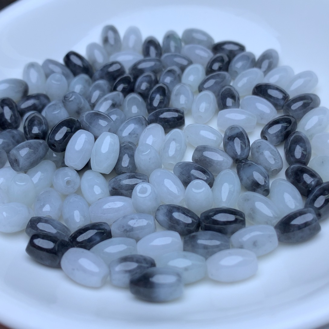 【闪购商品】翡翠手链未镶嵌卡5乘8冰乌鸡米珠100个