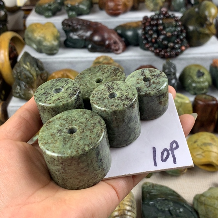 小***迹岫岩河磨玉（透闪石质玉）未镶嵌珠宝奇石