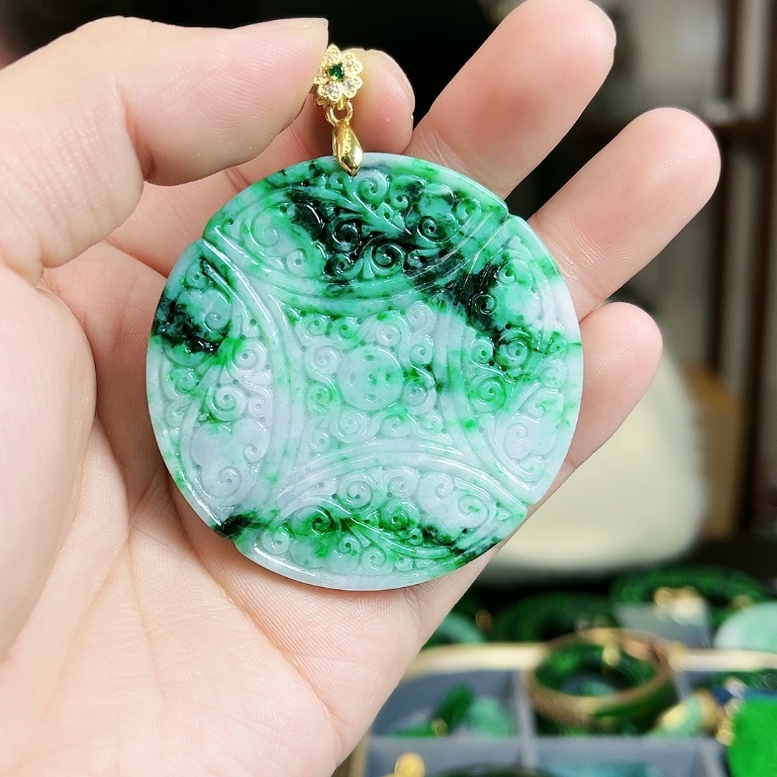 翡翠颈饰未镶嵌吊坠