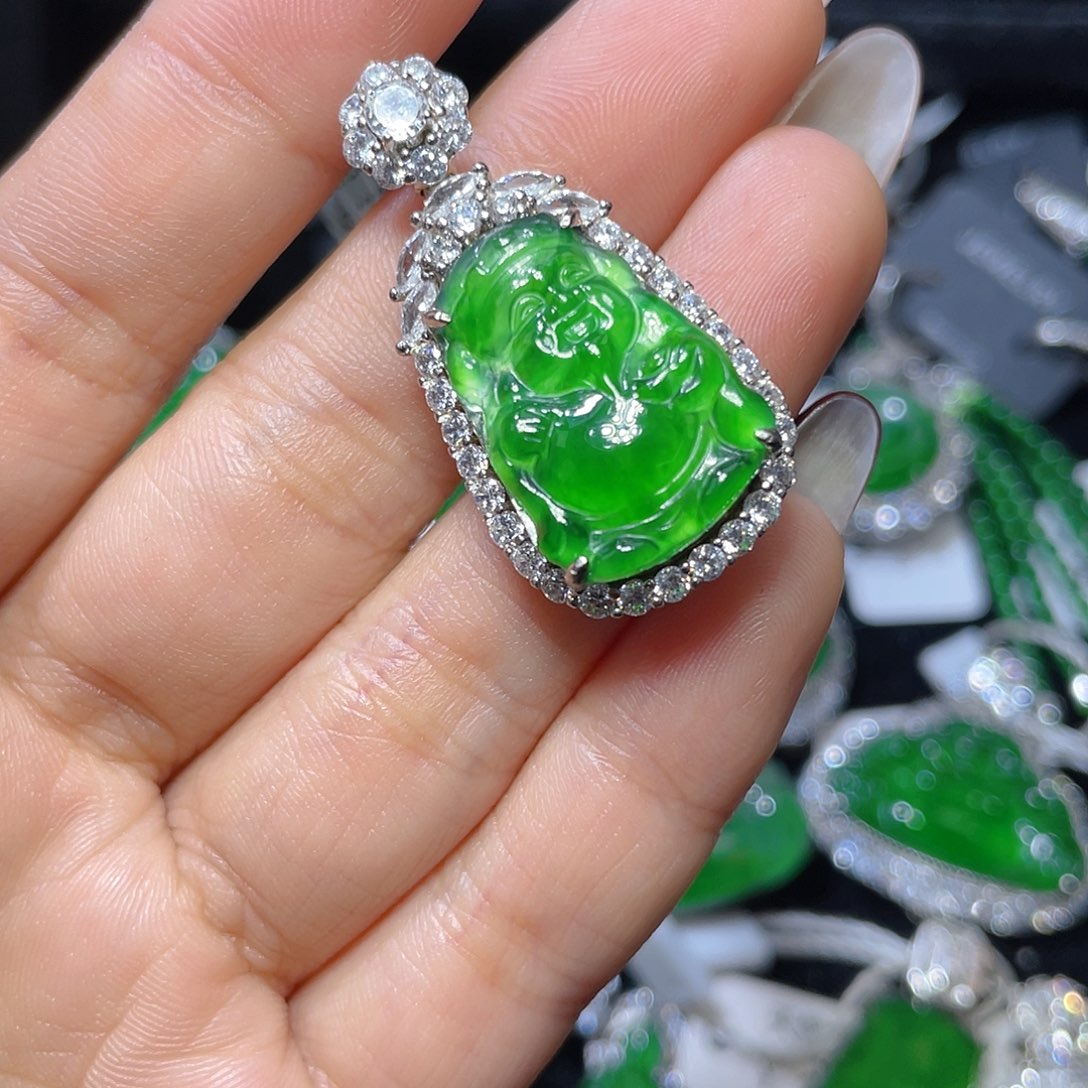 翡翠颈饰银S925镶嵌翡翠