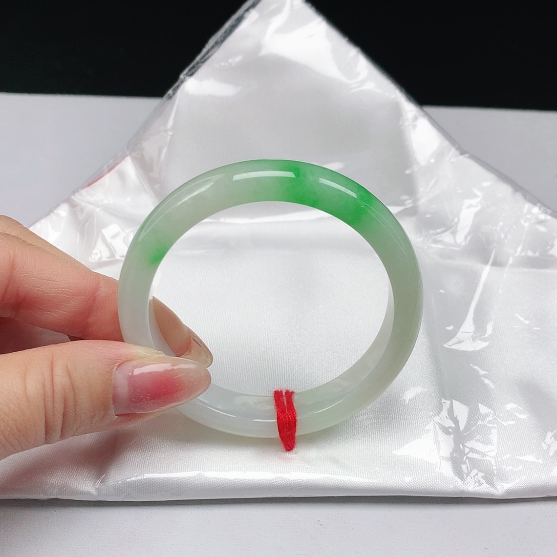 翡翠手镯未镶嵌翡翠113