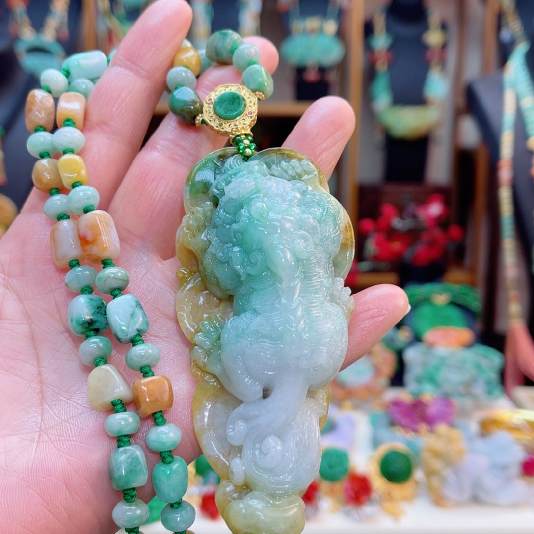 翡翠颈饰合金?****啊48小时鉴赏期