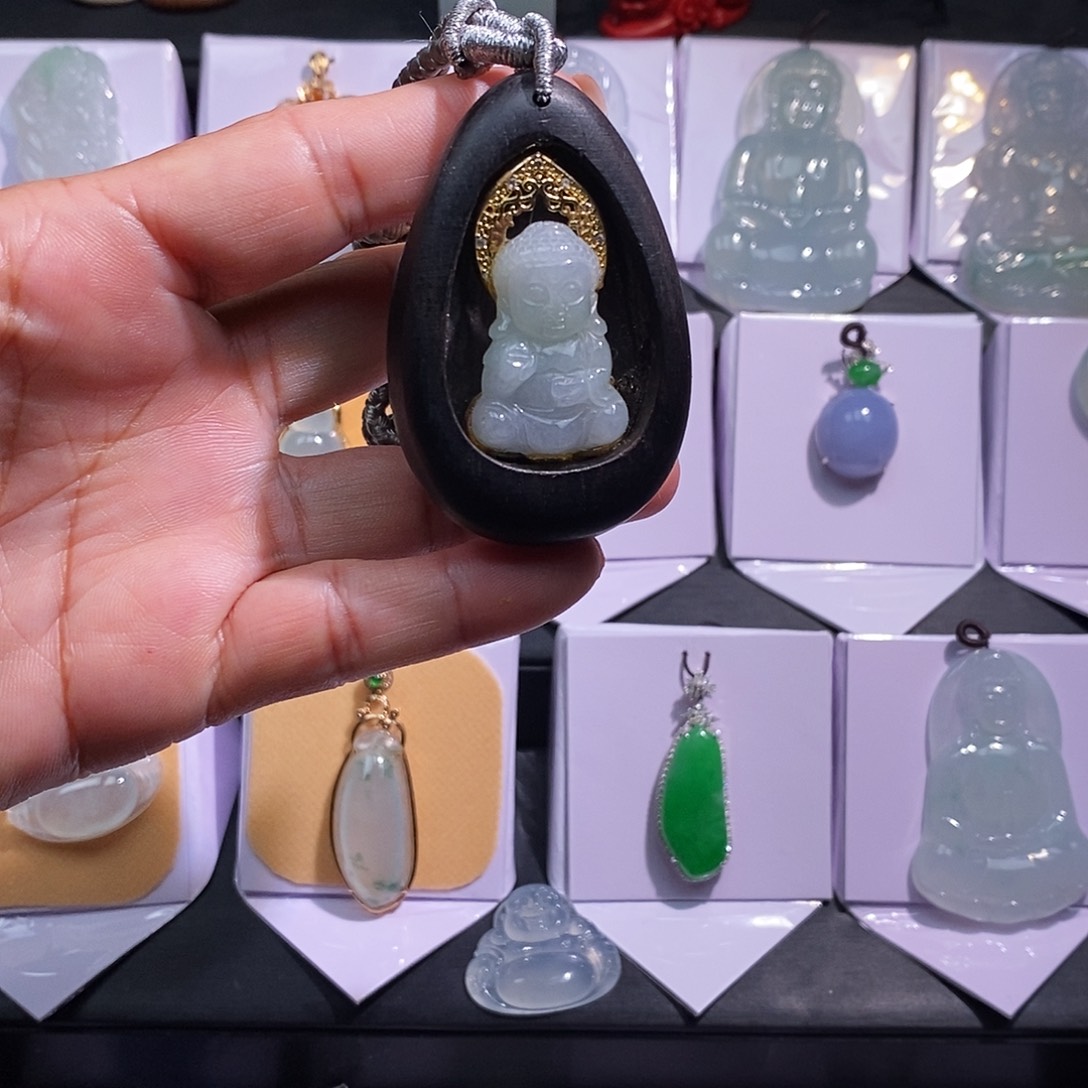 翡翠未镶嵌颈饰甩货