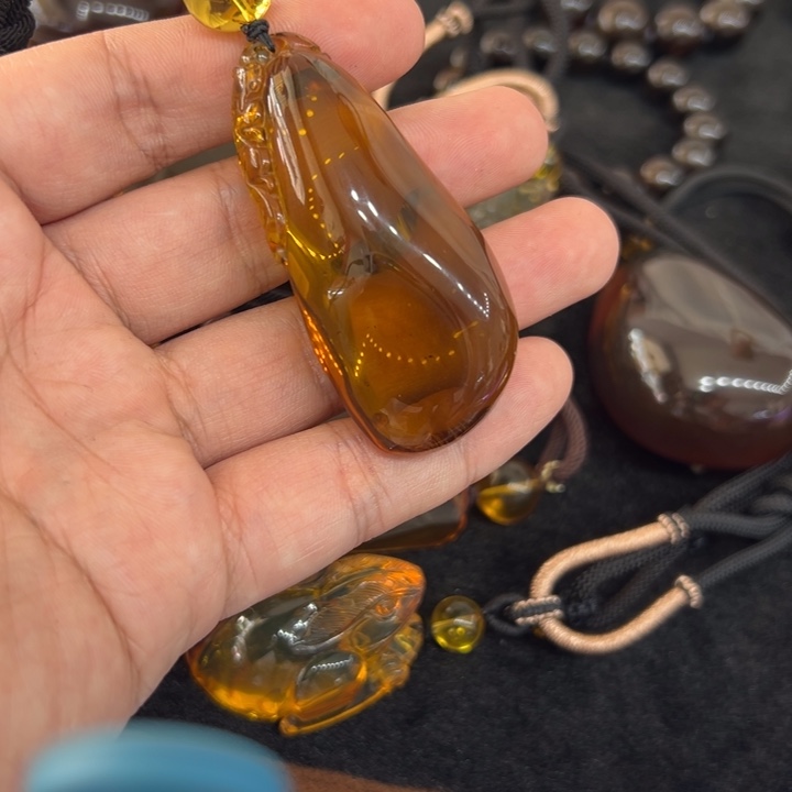 魂***逢琥珀颈饰未镶嵌琥珀吊坠