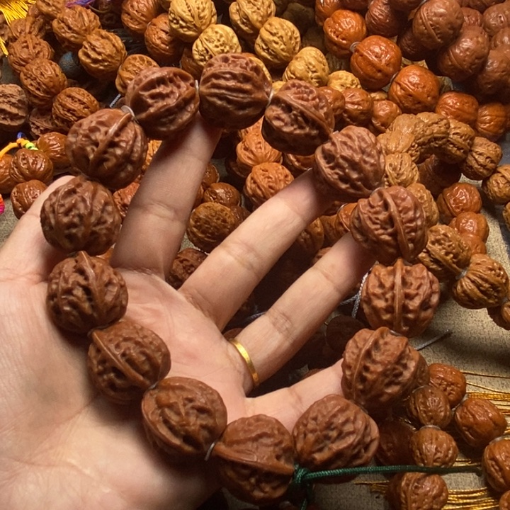 文玩核桃吊坠叶子八棱