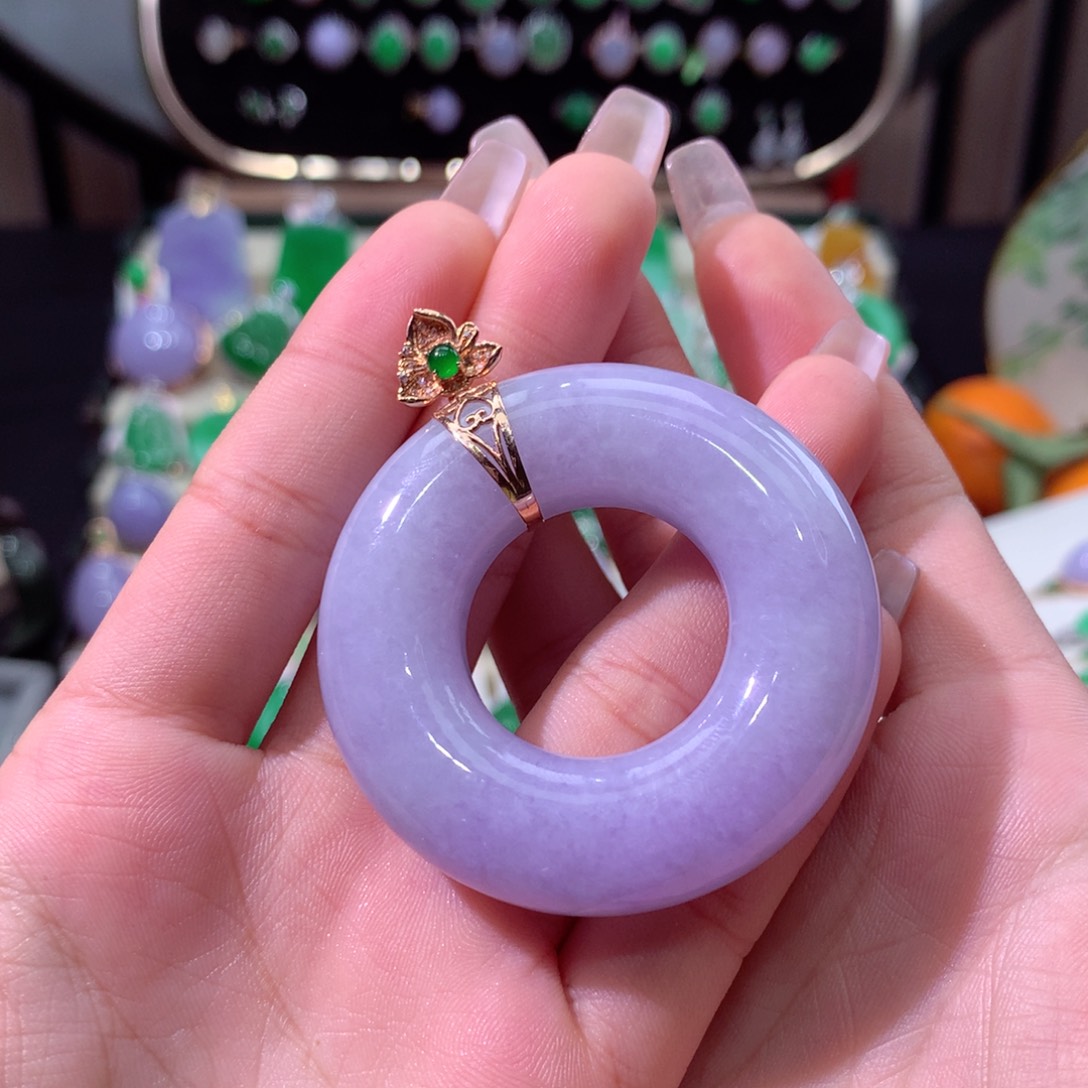 翡翠颈饰18K金镶嵌七*翡翠