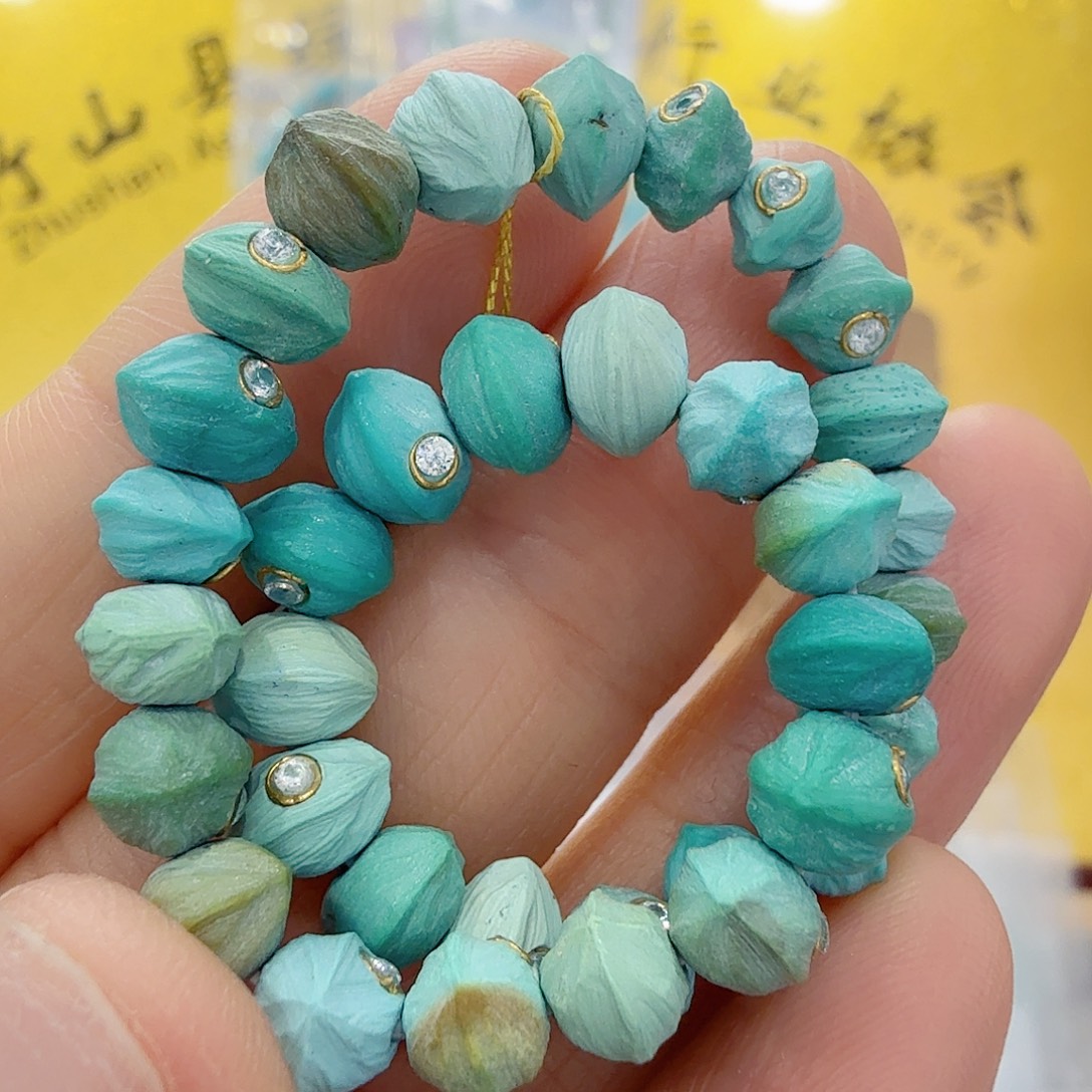 绿松石未镶嵌珠宝奇石