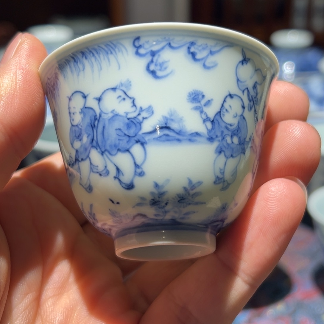 杯青花婴戏图薄胎铃铛杯口径约6厘米