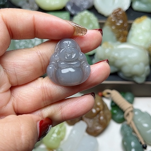 和田玉颈饰未镶嵌龍**人