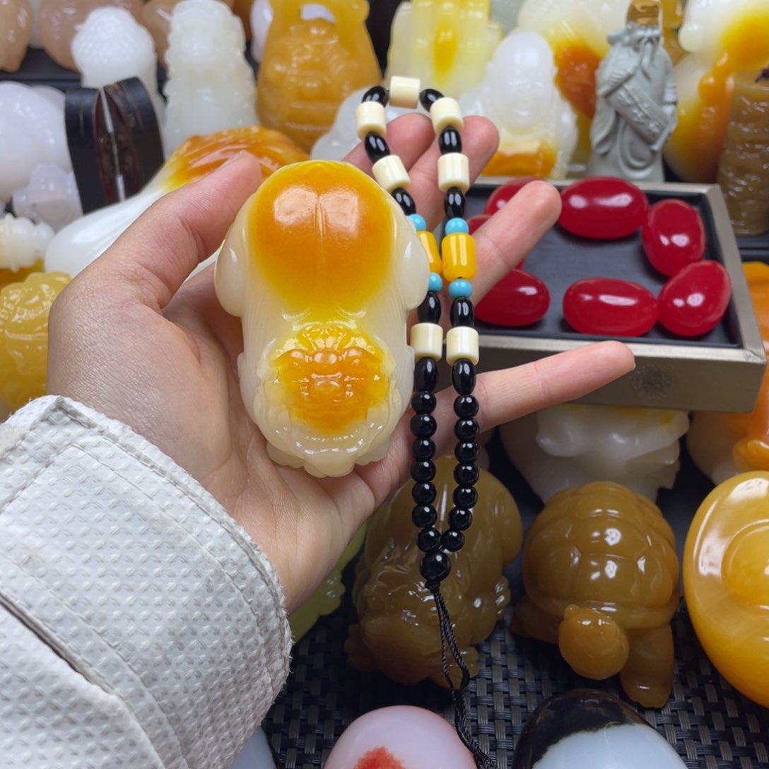 原石雕刻把件 貔貅