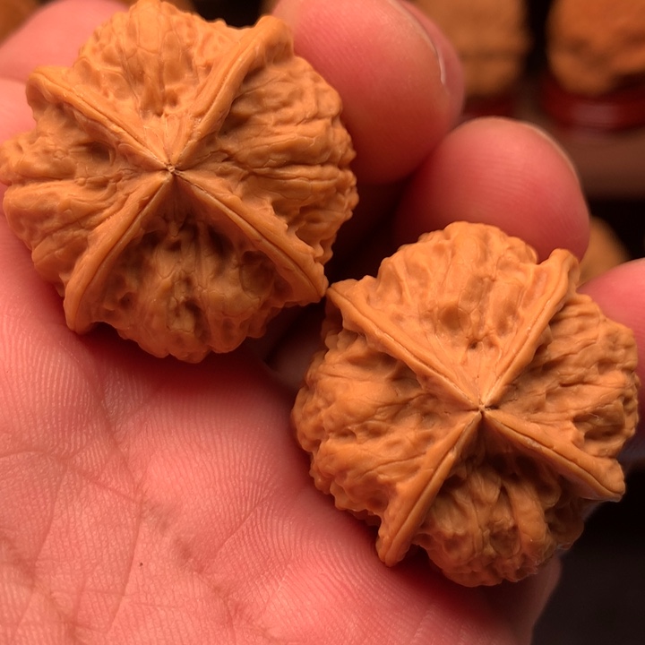 文玩核桃吊坠四棱