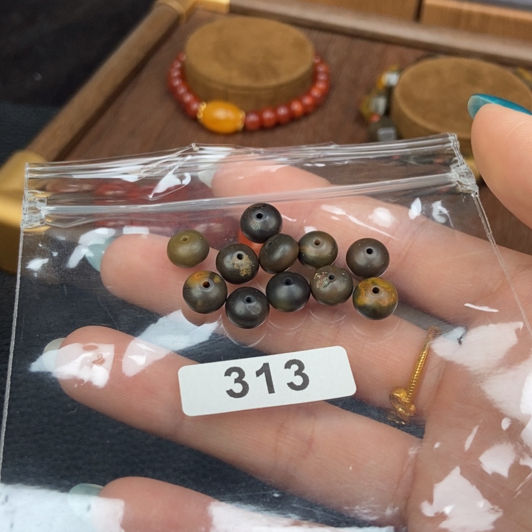 南红玛瑙未镶嵌手链