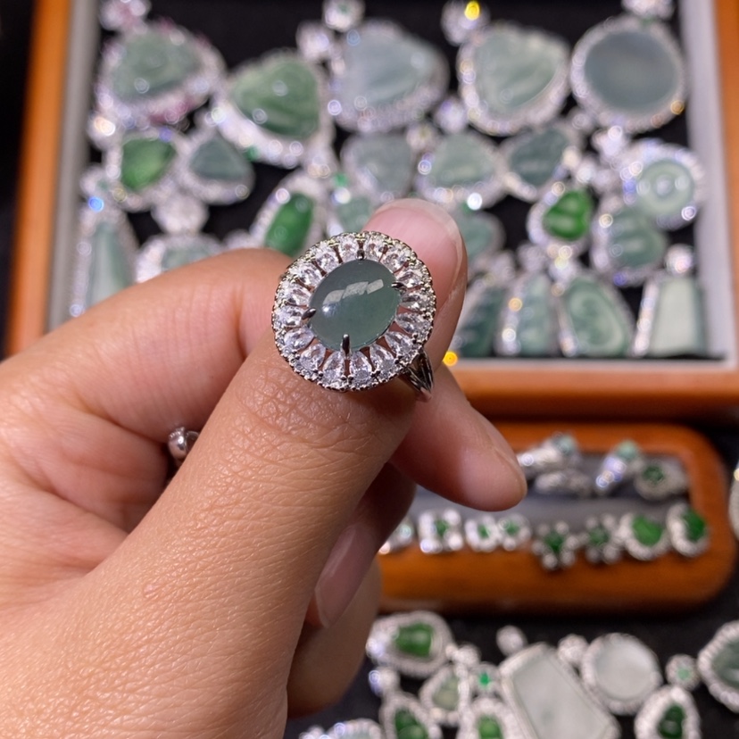 【闪购商品】翡翠颈饰未镶嵌天然