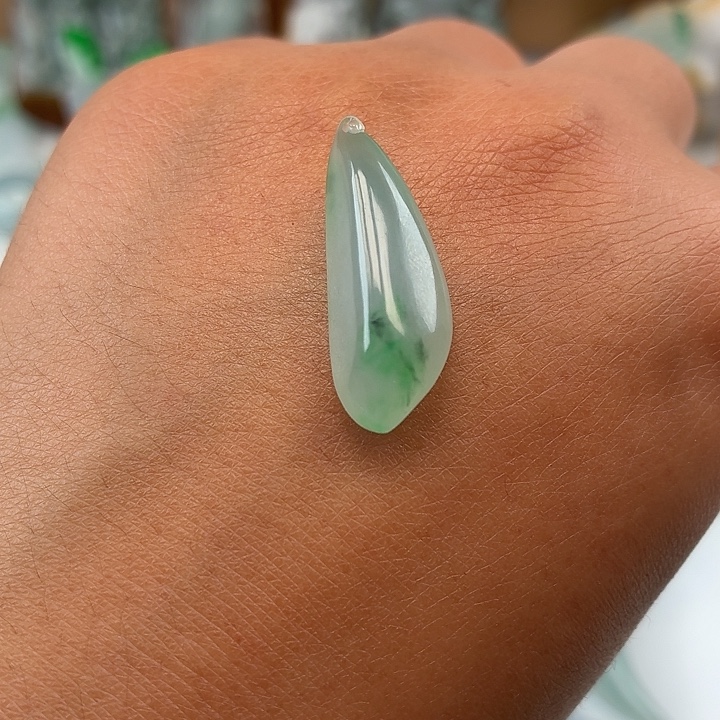 阳***️翡翠未镶嵌颈饰纯A