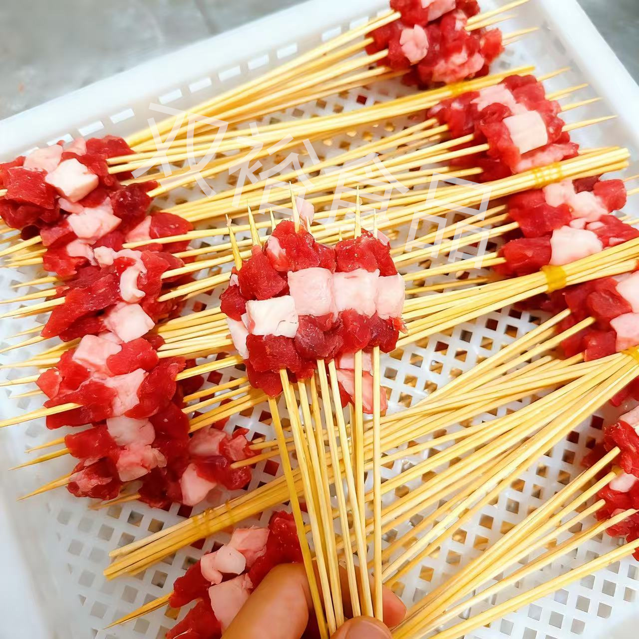 批发价看直播间 清真纯手工牛肉串 新鲜小肉串 现串现发包邮