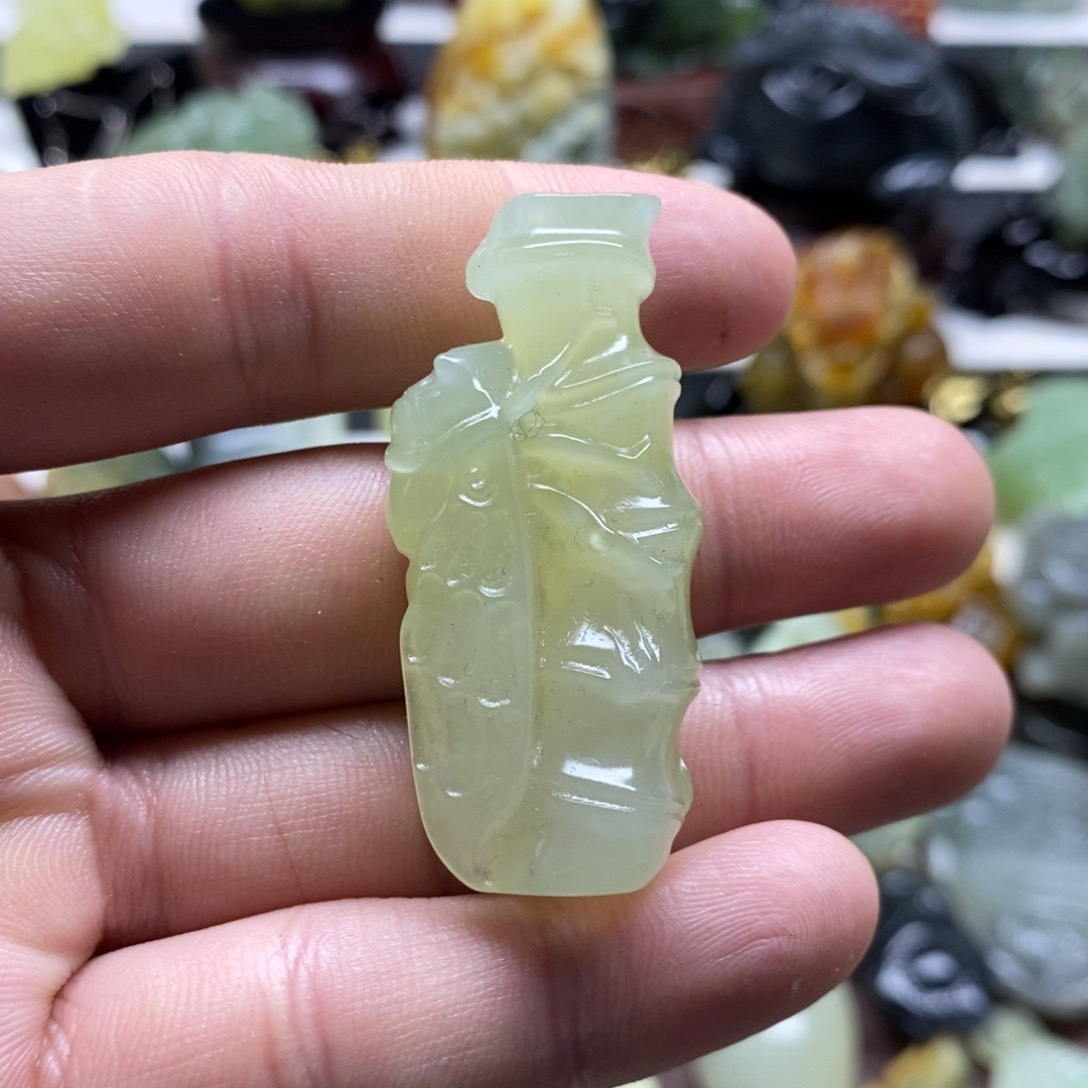 岫玉竹子蝉吊坠未镶嵌