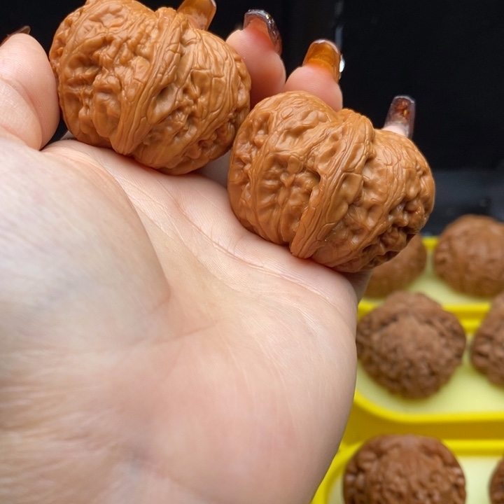 文玩核桃把件元宝