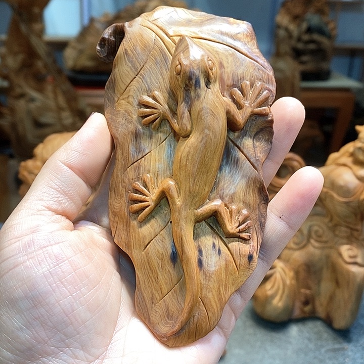 柏木（崖柏）玉化壁虎