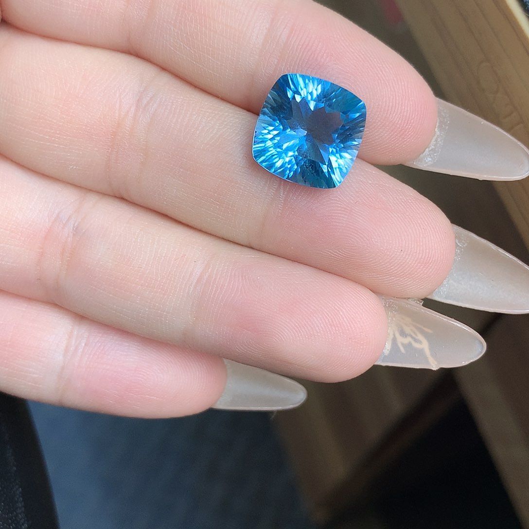 托帕石裸石未镶嵌天然千禧切托帕石裸石8.95ct
