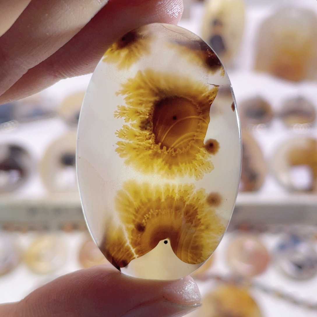 玛瑙/玉髓未镶嵌珠宝奇石