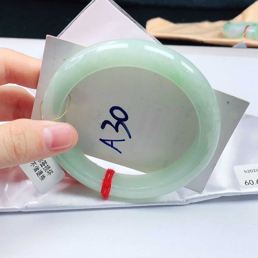【闪购商品】翡翠手镯未镶嵌天然缅甸a货手镯60+