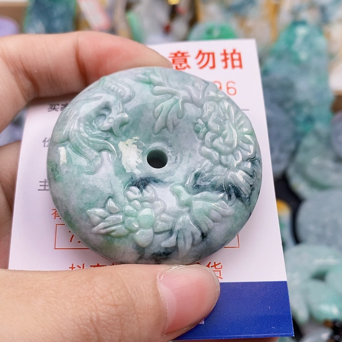 吊坠(不含链)未镶嵌翡翠