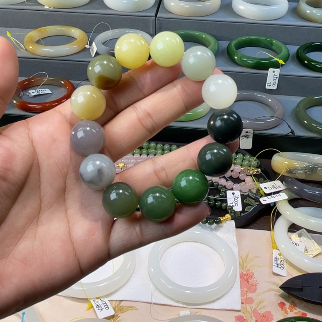 和田玉（糖玉）未镶嵌手链