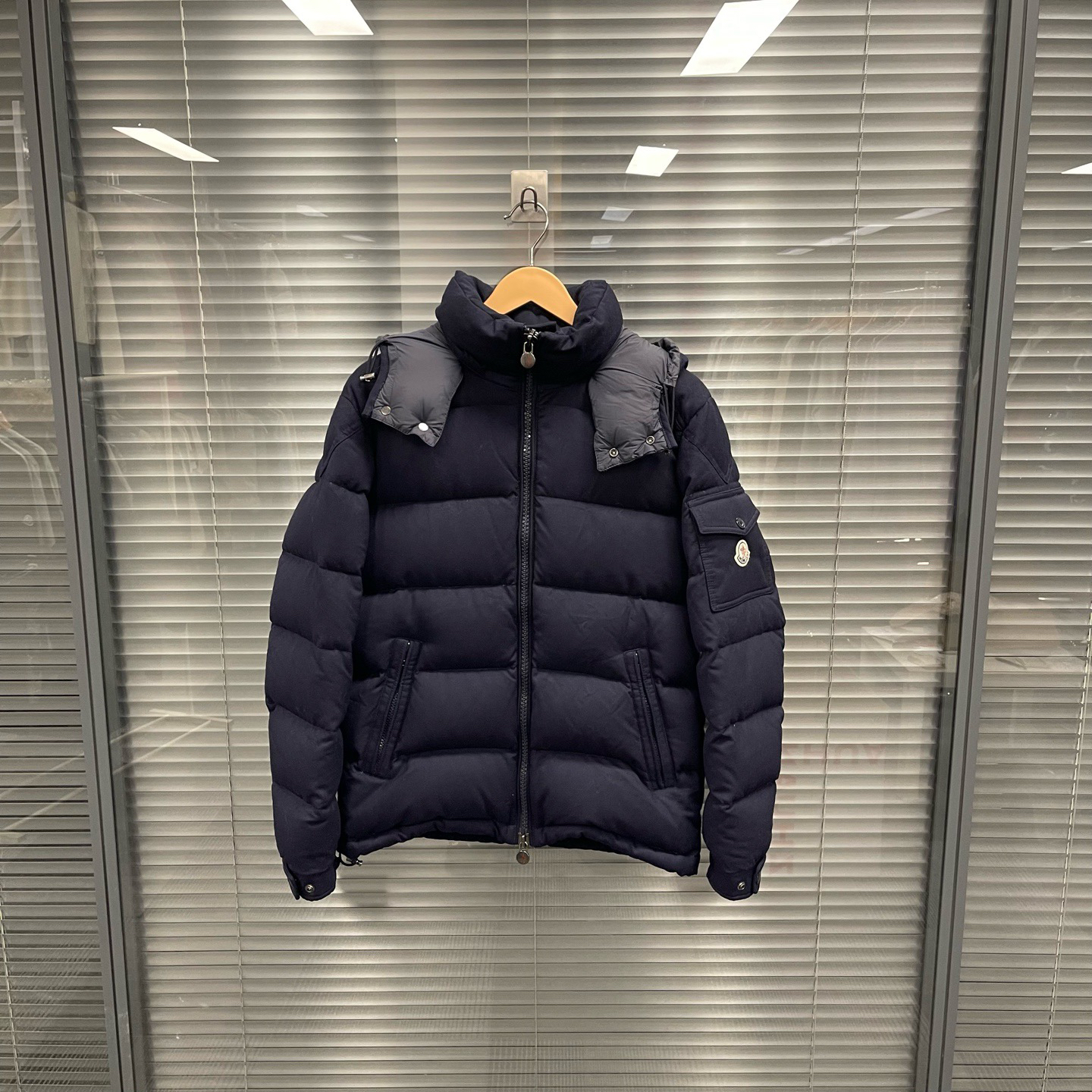 99新 MONCLER maya侧面徽章logo深蓝色羽绒服 1码 99新 #10226
